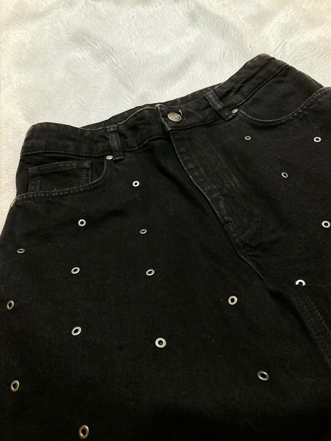 Mango Zımba Detaylı Delikli Barrel Jean — görsel 7/8