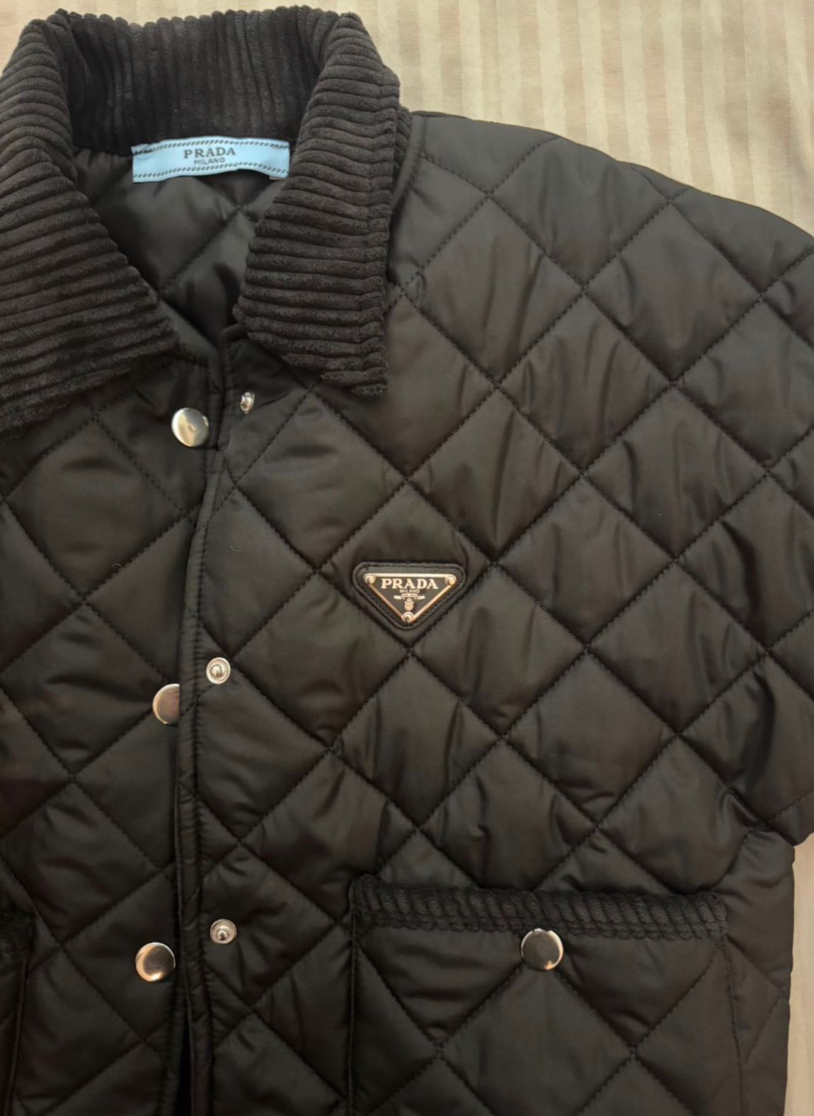 Prada kapitone ceket — görsel 3/5