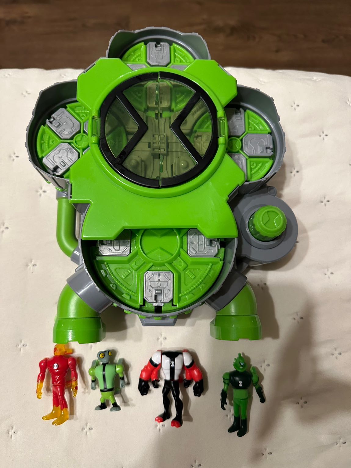 Ben 10 Uzaylı Tasarım Stüdyosu — görsel 3/8