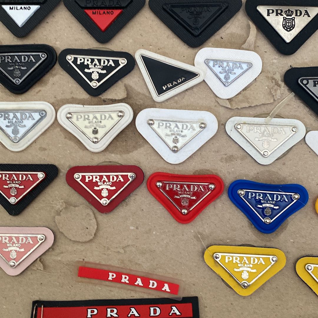 Prada Logo Arma — görsel 4/5