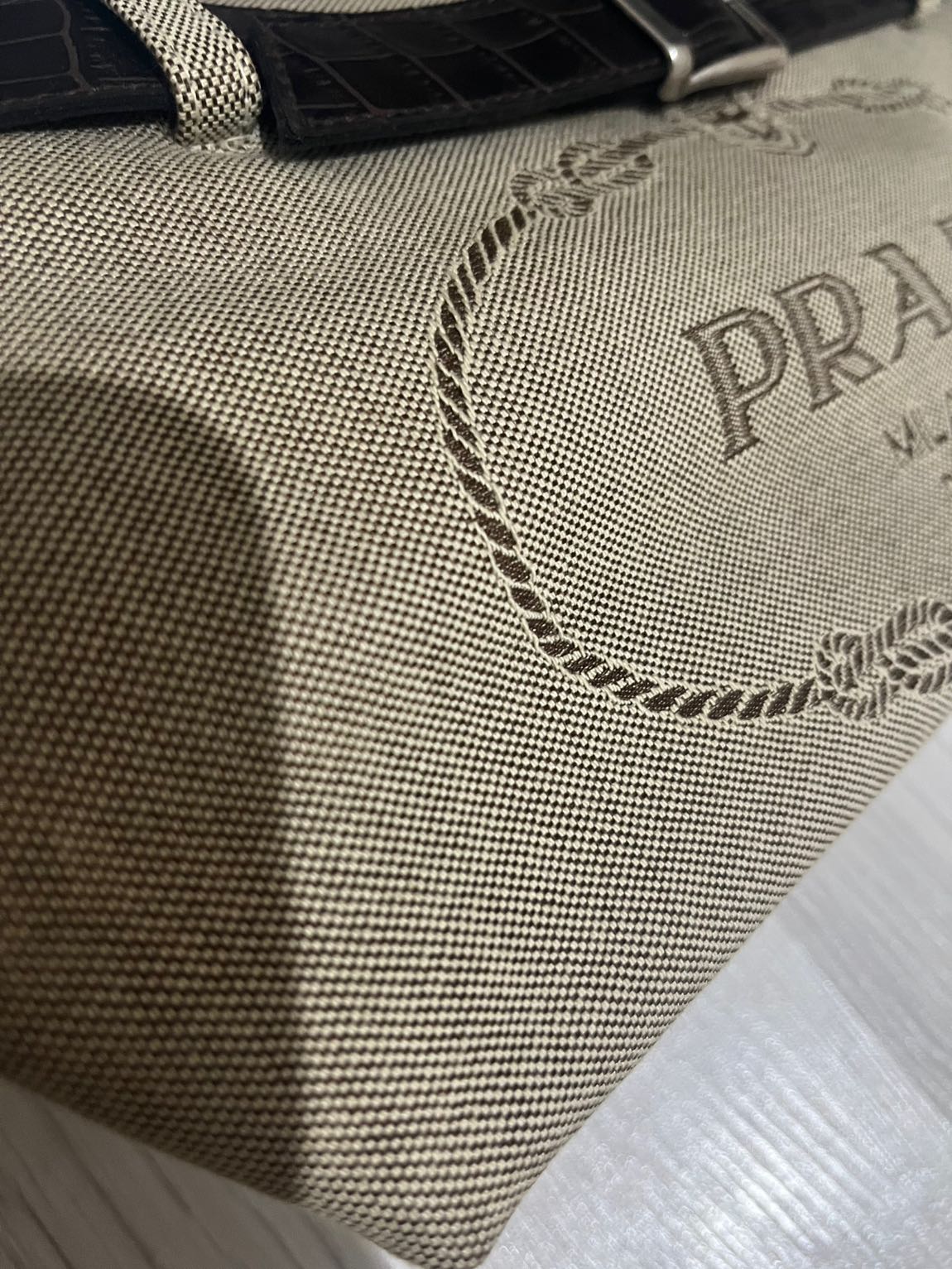 Prada çanta — görsel 4/8