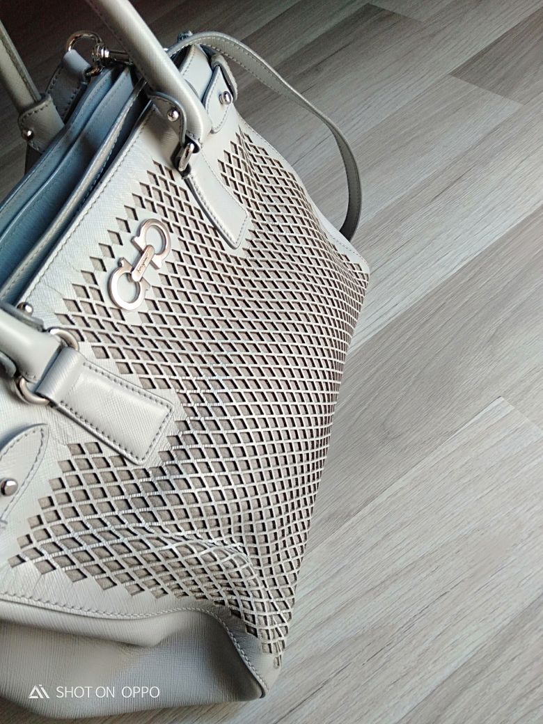 Salvatore Ferragamo Gri Deri Çanta — görsel 3/8
