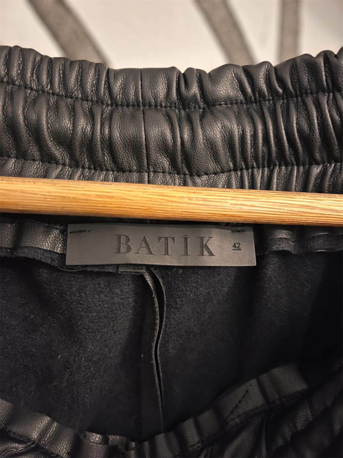 Batik Suni Deri Jogger Pantolon — görsel 6/7