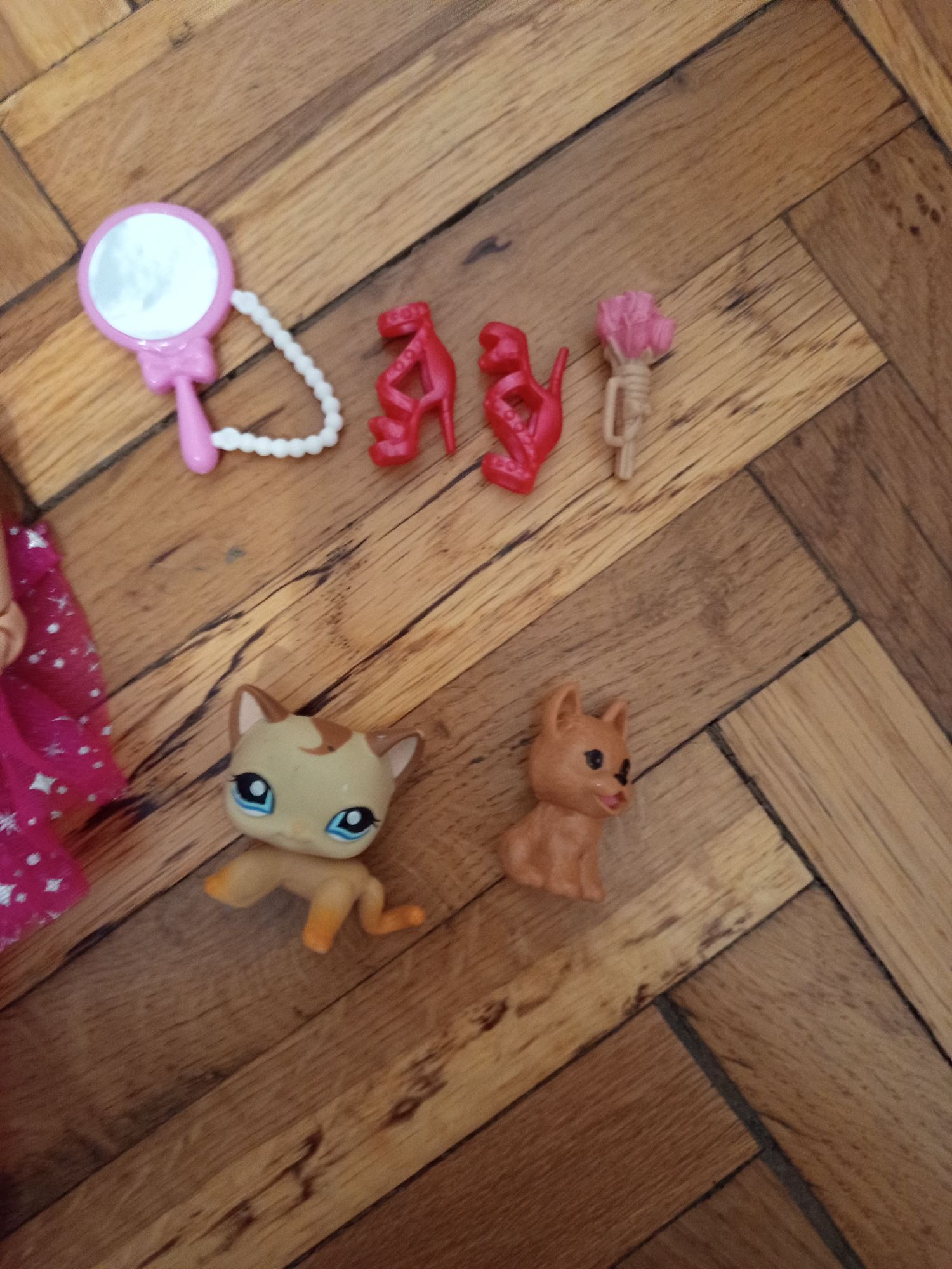 2 adet barbie bebek ve aksesuarları — görsel 5/5