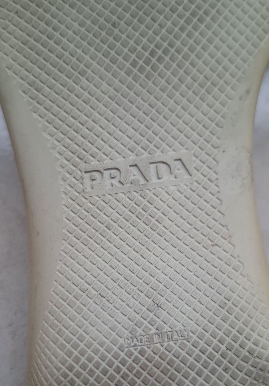 Prada terlik — görsel 4/6