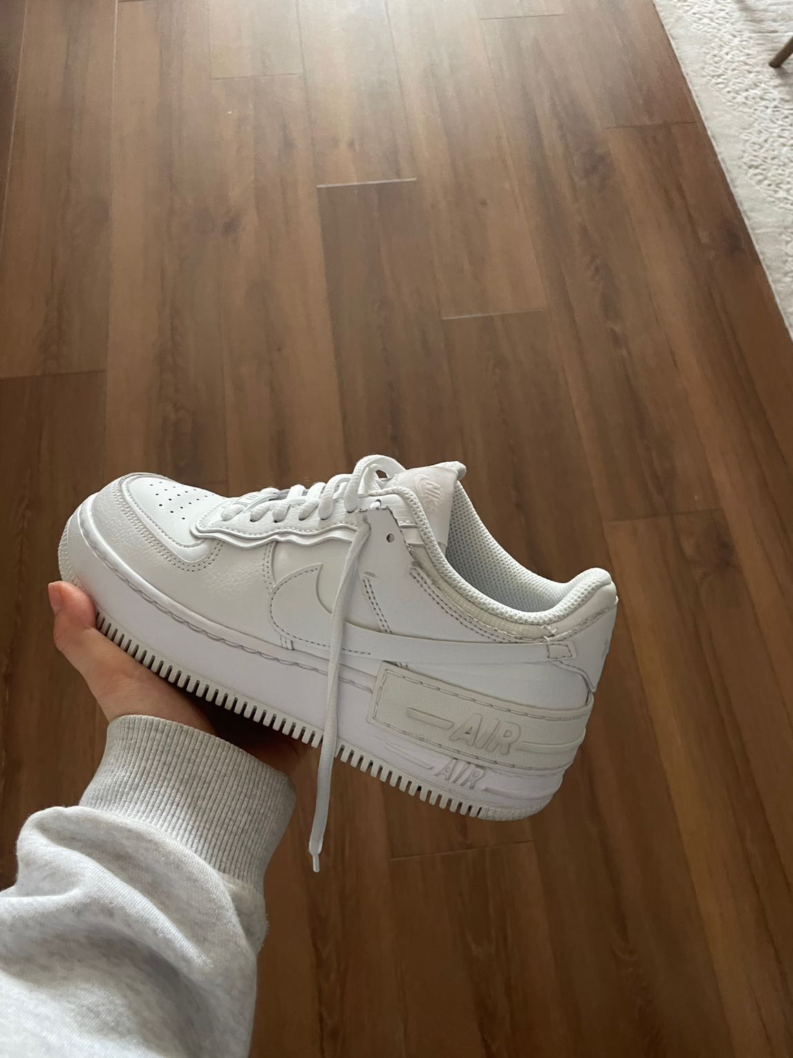 Beyaz Nike Air Force 1 Shadow Sneaker — görsel 2/6