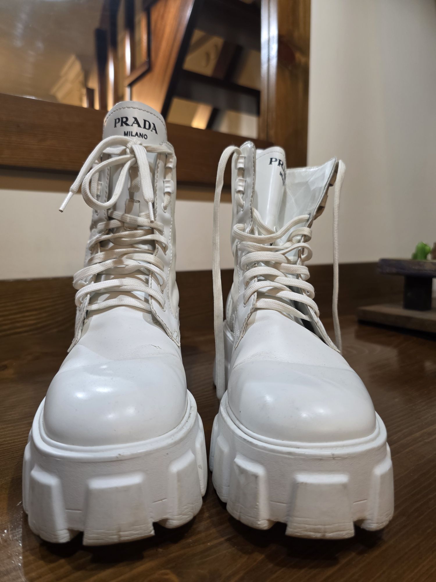 PRADA Beyaz Monolith Combat — görsel 2/4