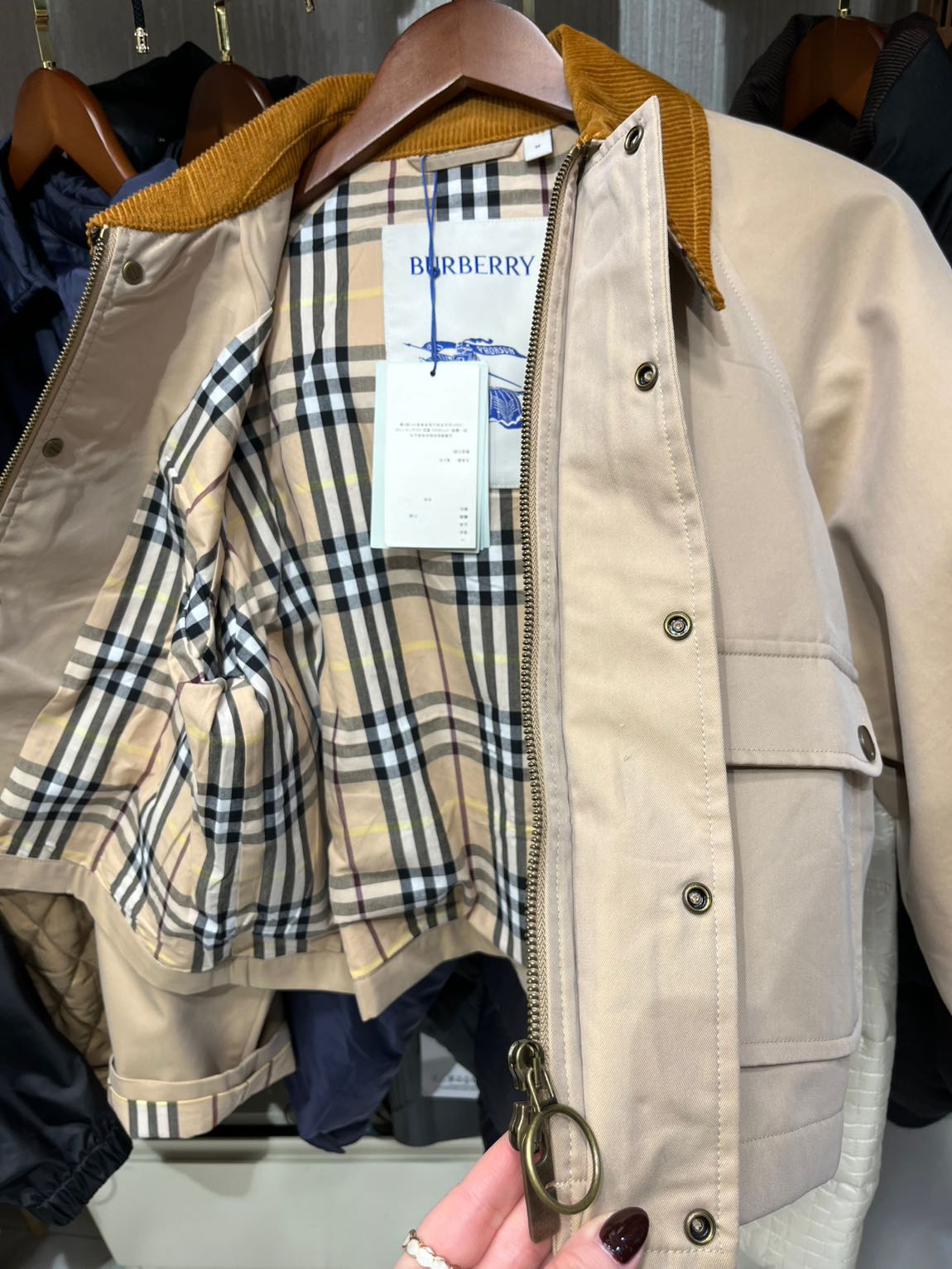 BURBERRY — görsel 6/6