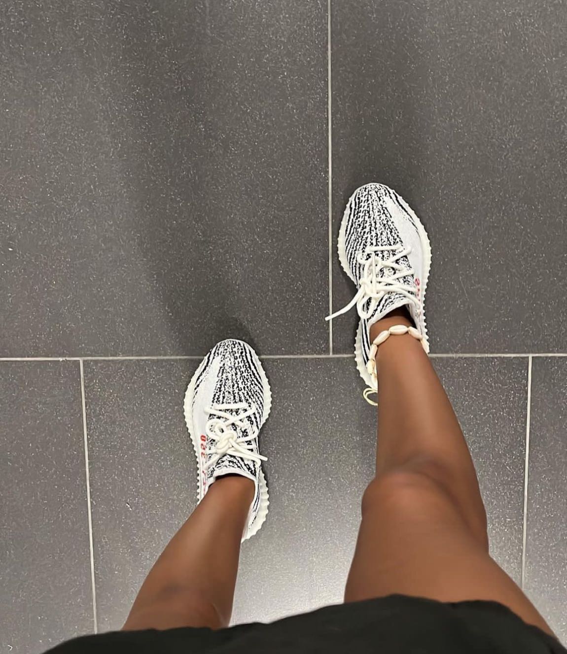 Adidas Yeezy — görsel 2/2