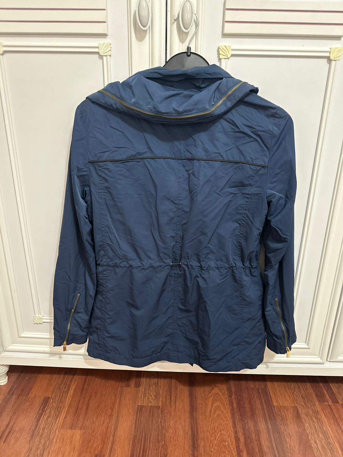 Mango yağmurluk parka — görsel 3/6