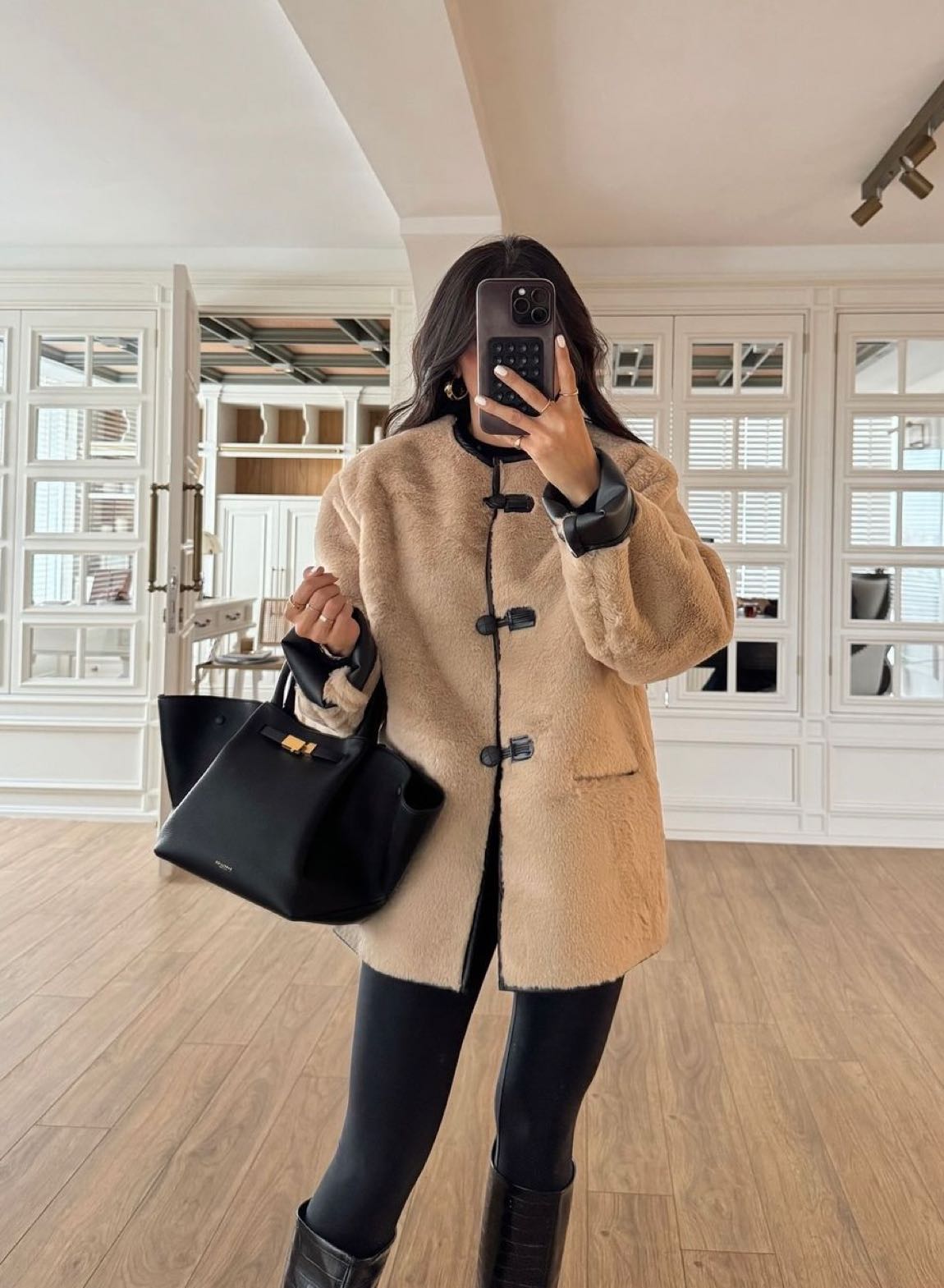 Mango Model Peluş Mont — görsel 3/6