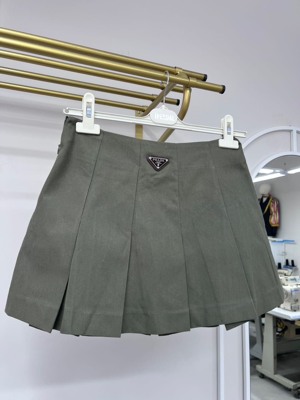 Prada etek — görsel 3/6