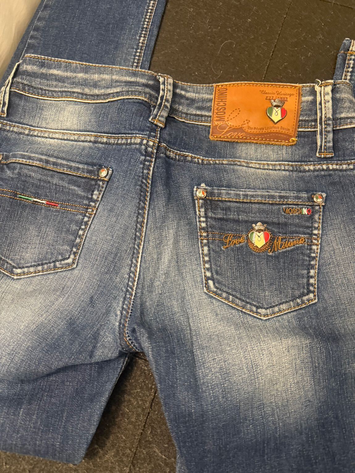 Moschino marka Mavi Kot Pantolon — görsel 4/5