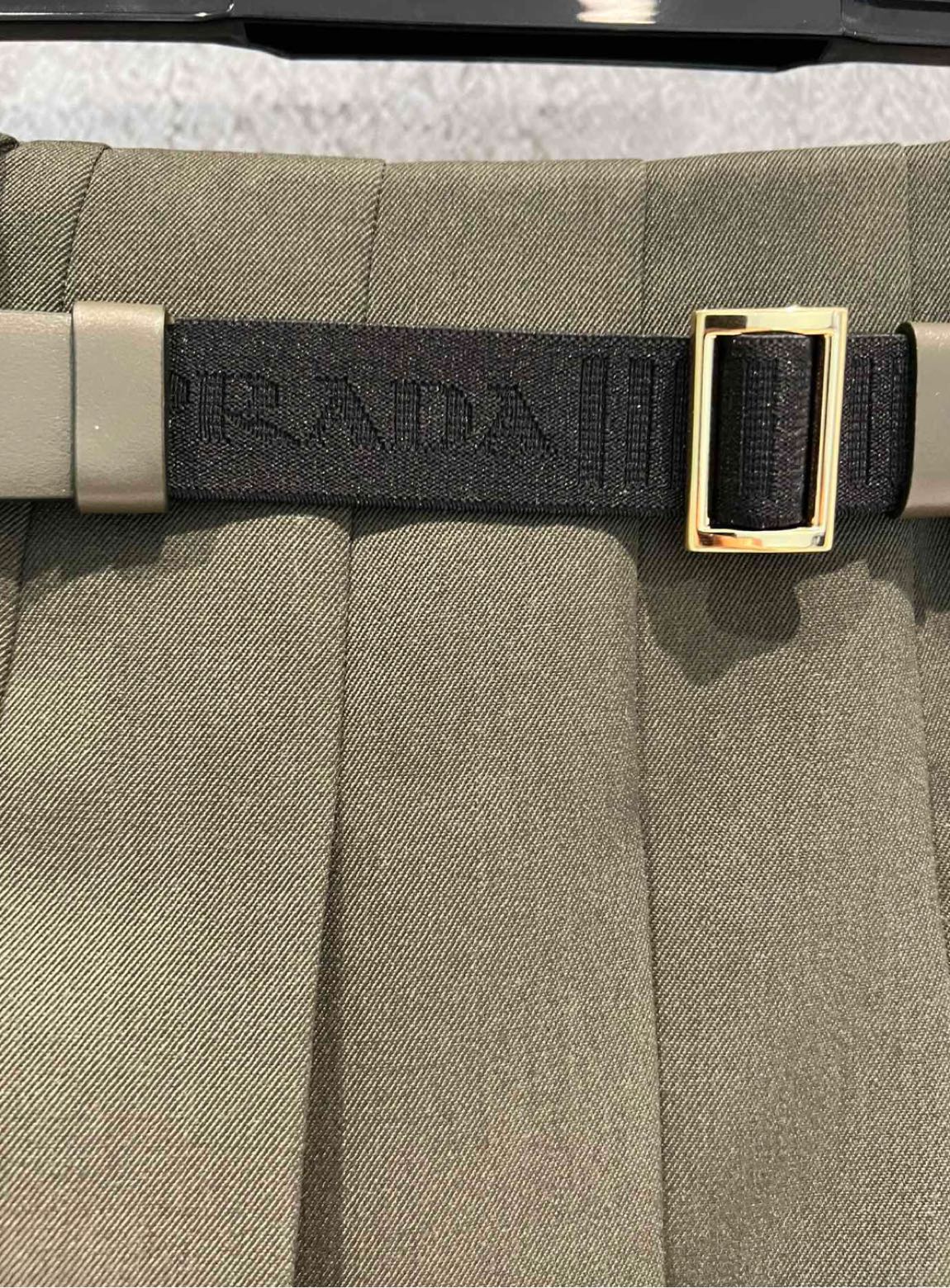 Prada etek — görsel 2/4
