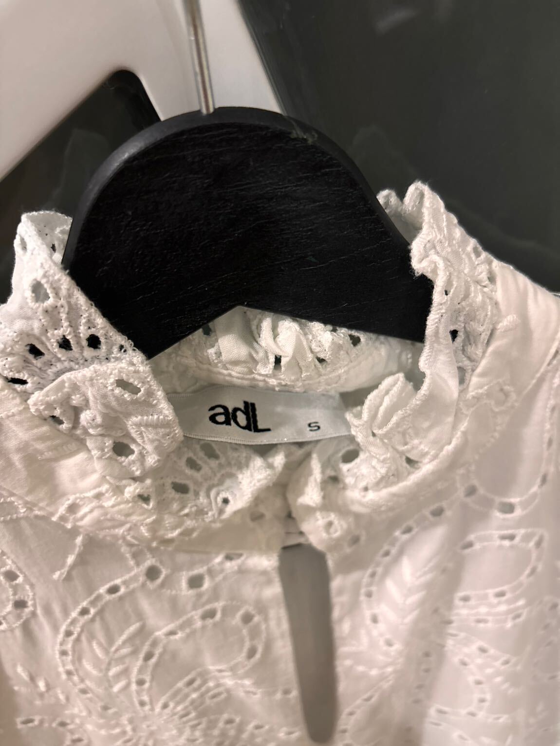 ADL Beyaz Brode Elbise — görsel 3/6