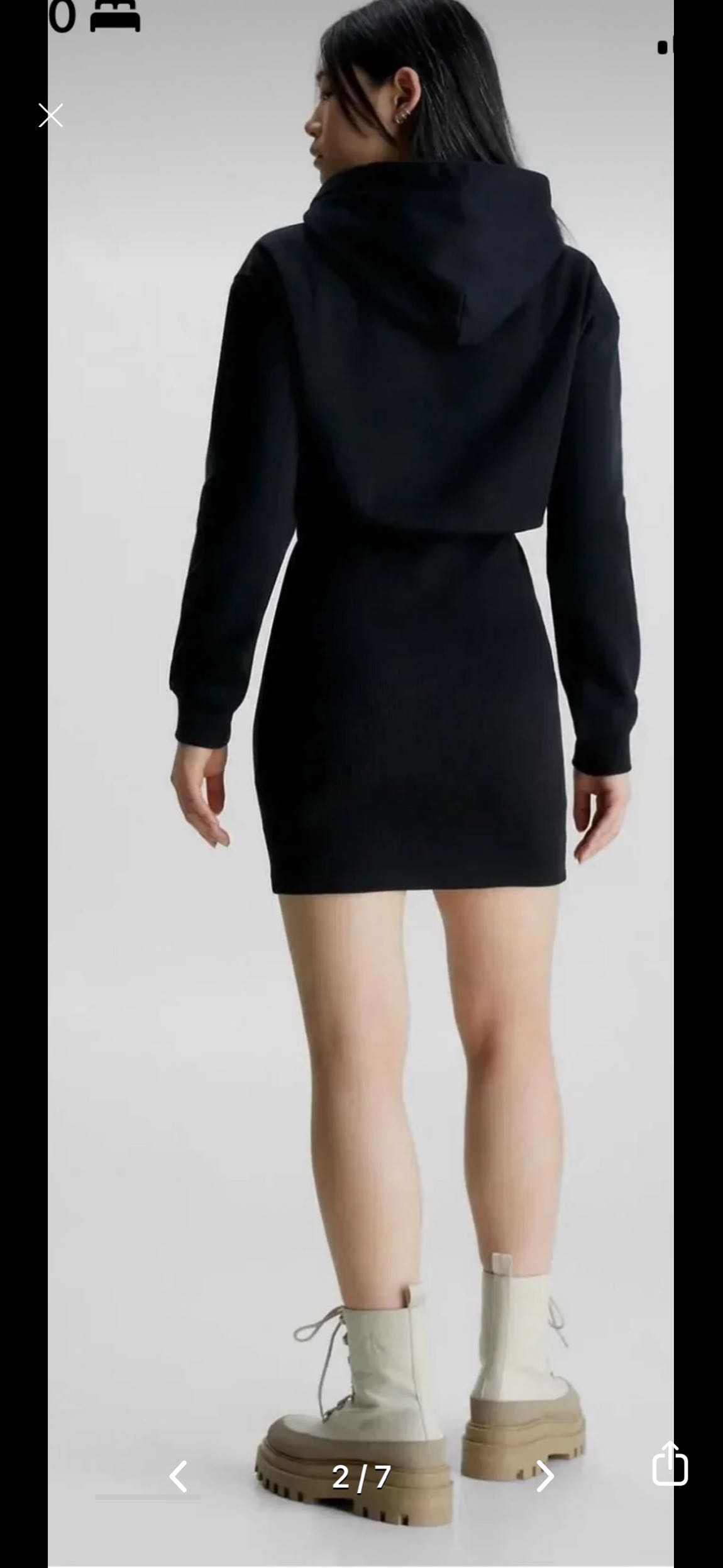 Siyah Kapüşonlu Sweatshirt ve Dar Elbise — görsel 2/4
