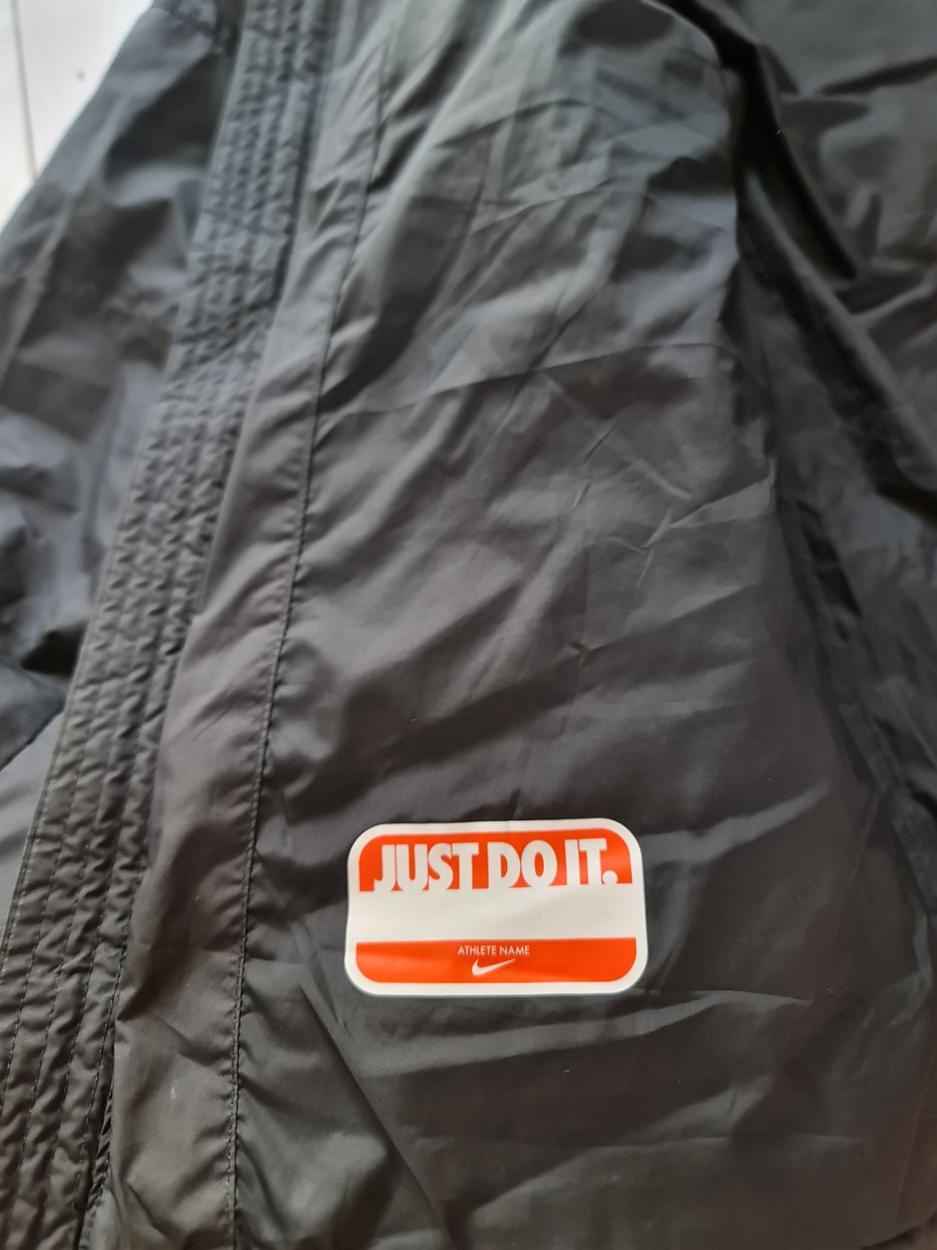 Nike mont — görsel 5/5