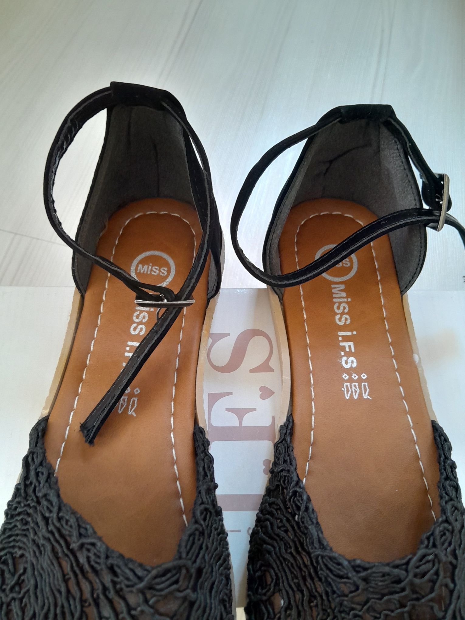 SIFIR ÖRME SANDALET — görsel 2/4
