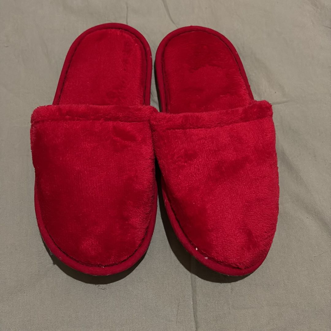 Kırmızı Peluş Ev Terliği — görsel 4/4