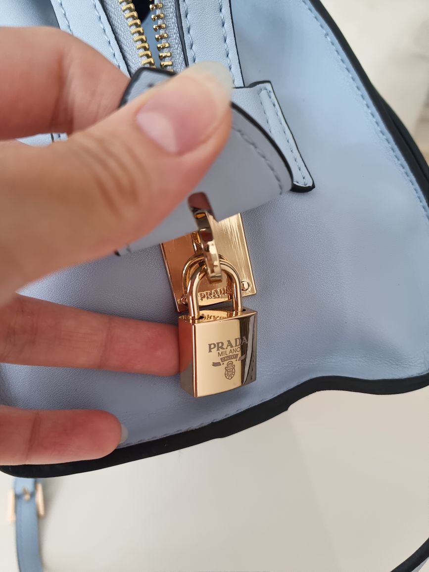 Prada Saffiano Çanta — görsel 7/8