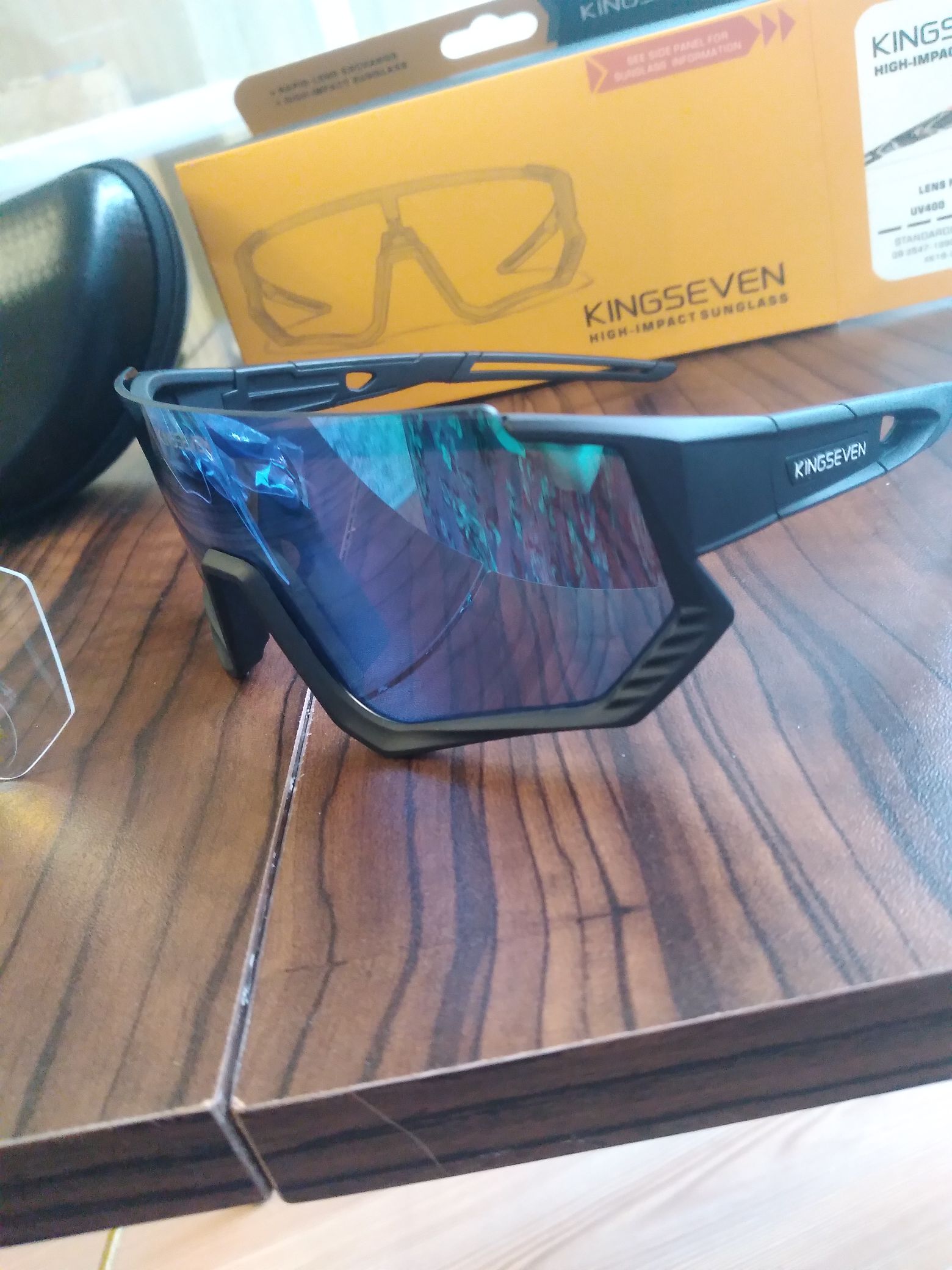 oakleyGözlük — görsel 4/8
