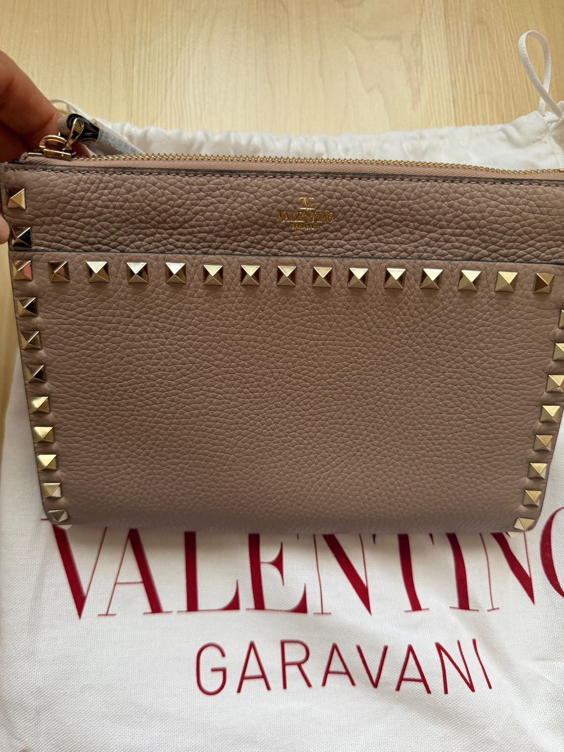 Valentino Garavani orijinal pudra clutch — görsel 3/6