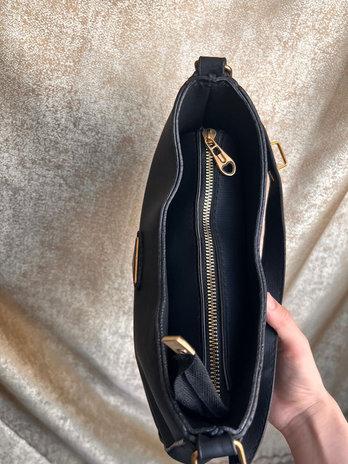 Prada Siyah Kadın Çantası — görsel 3/4