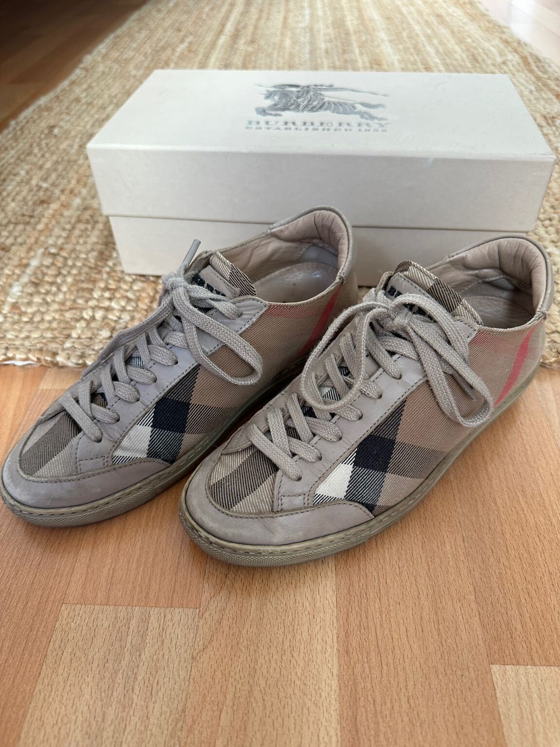 Burberry Sneakers — görsel 2/4