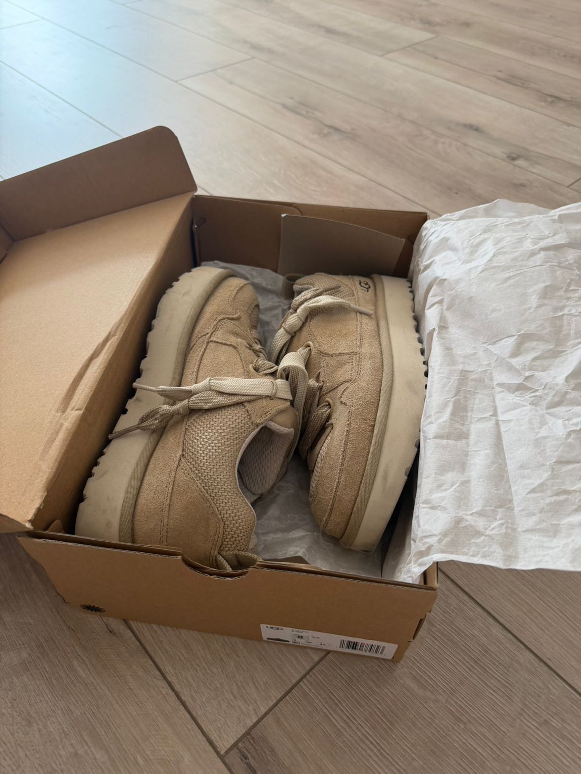 UGG Bej Süet Sneaker Ayakkabı — görsel 4/8