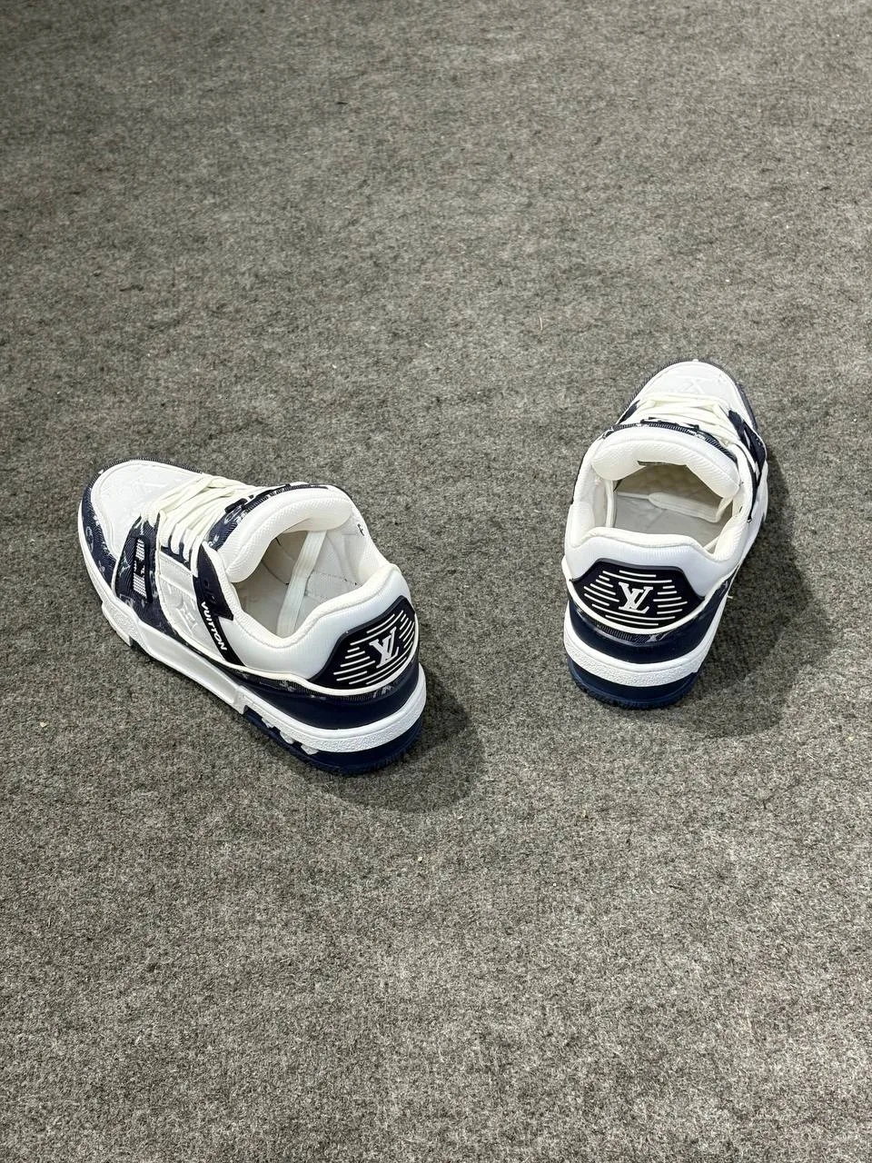 Louis Vuitton Trainer Erkek Sneaker 43 — görsel 4/4