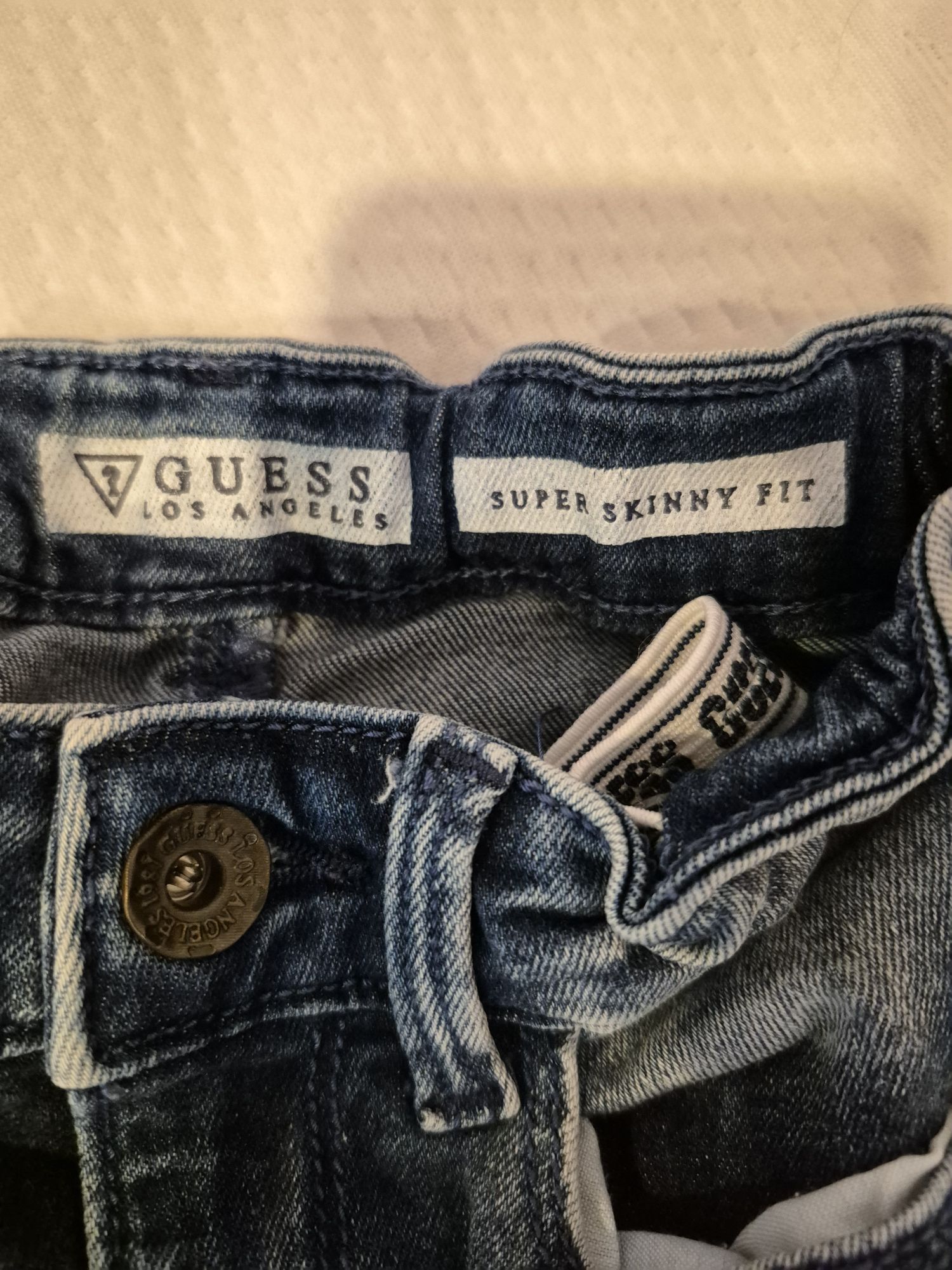 guess ve teessüf jeans — görsel 2/7