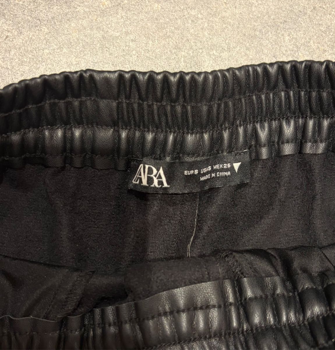 Zara Suni Deri Jogger Pantolon — görsel 3/6