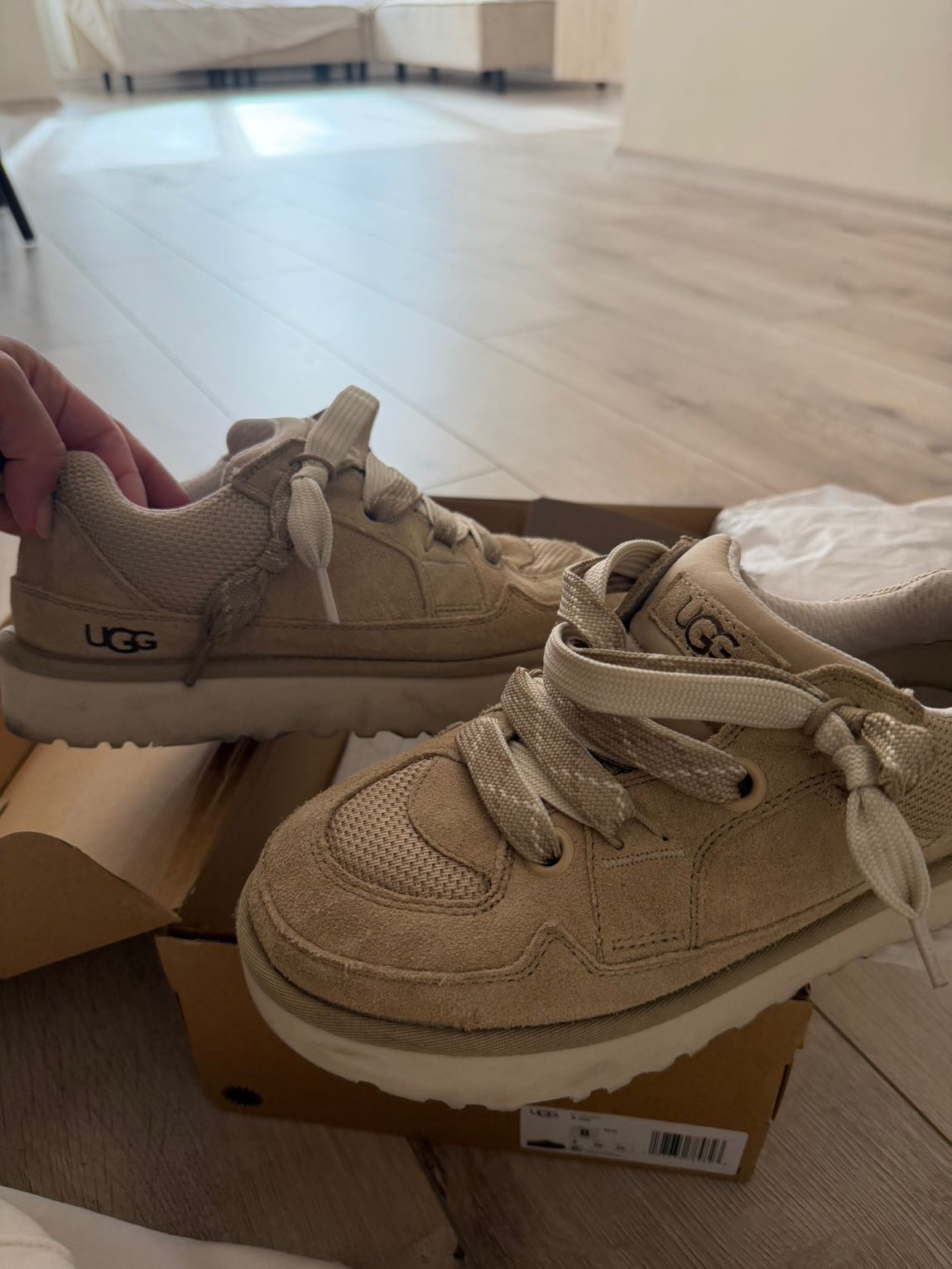 UGG Bej Süet Sneaker Ayakkabı — görsel 7/8