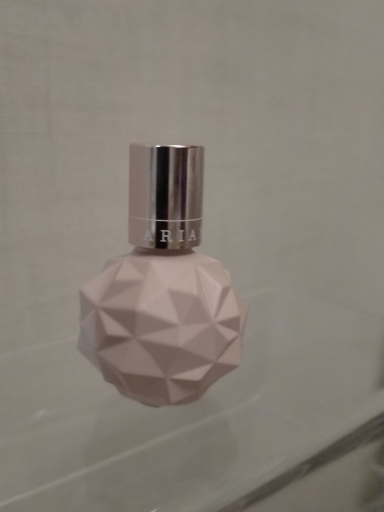 Ariana Grande mini — görsel 3/7