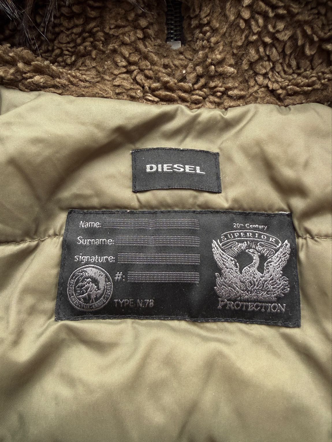 Diesel Peluş Tüy Fermuar Detay Kapüşonlu — görsel 8/8