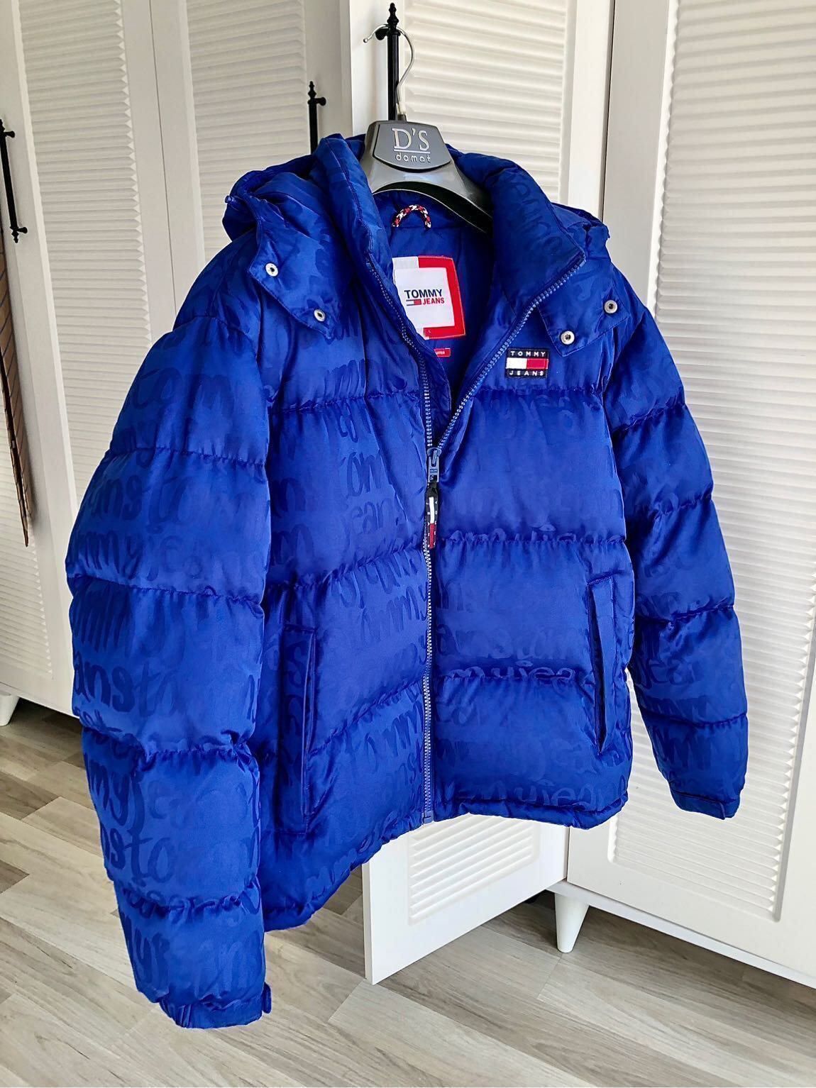 Tommy Jeans Alaska Puffer Graffiti Mont — görsel 4/7