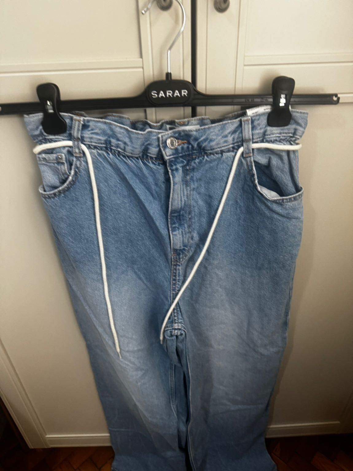 Bershka sifir beli büzgülü jeans — görsel 2/8