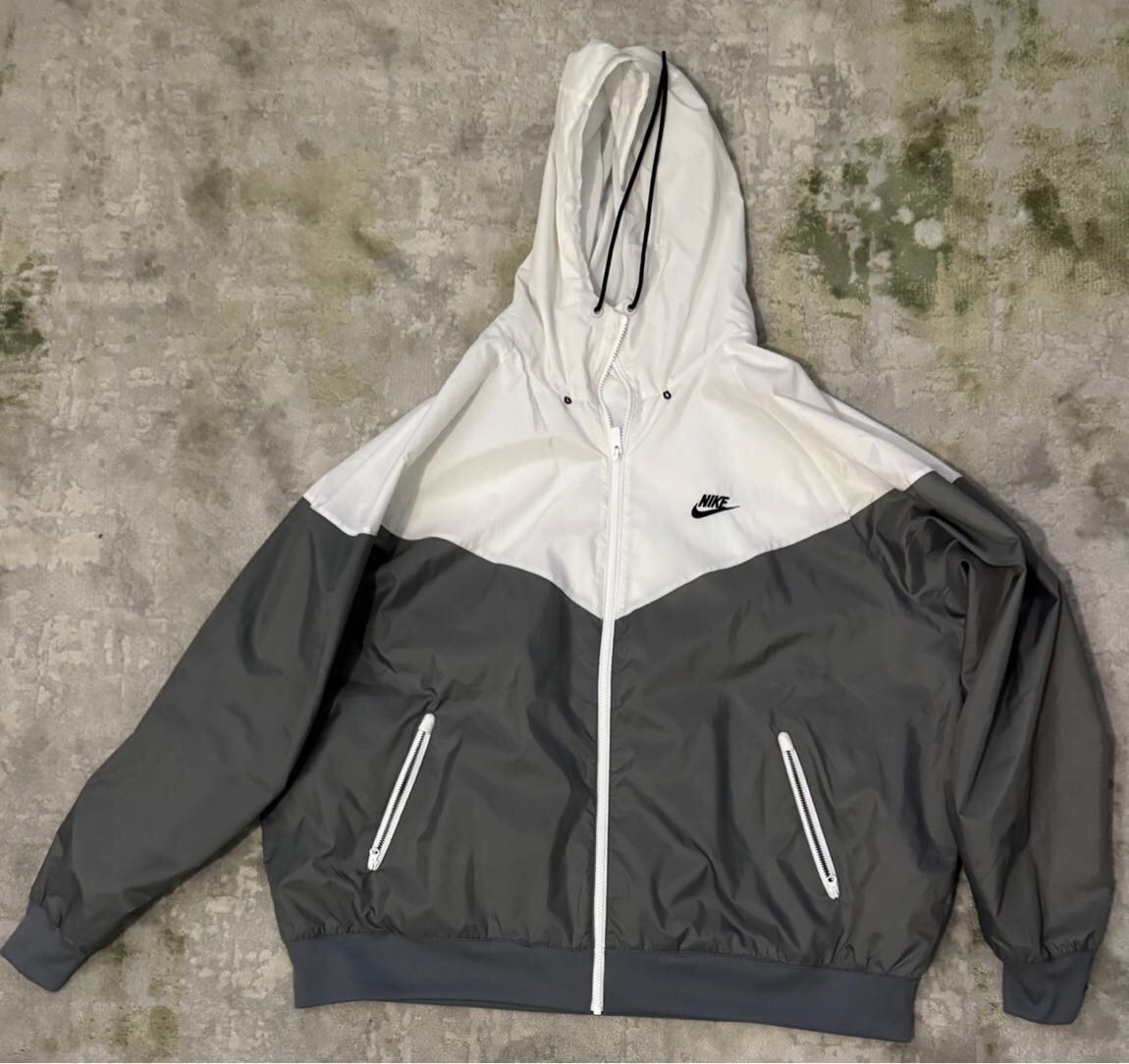 Nike Kapüşonlu Erkek Rüzgarlık — görsel 2/4