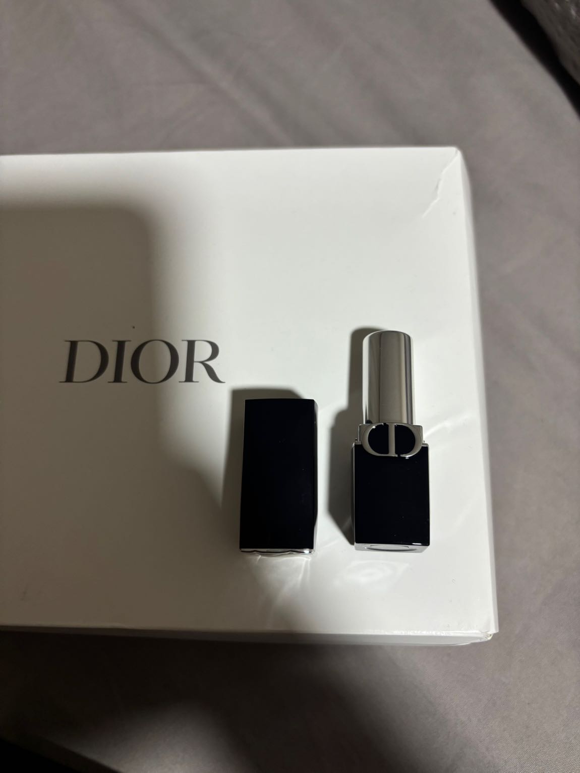 Dior 777 Fahrenheit Velvet Kırmızı Ruj — görsel 4/5