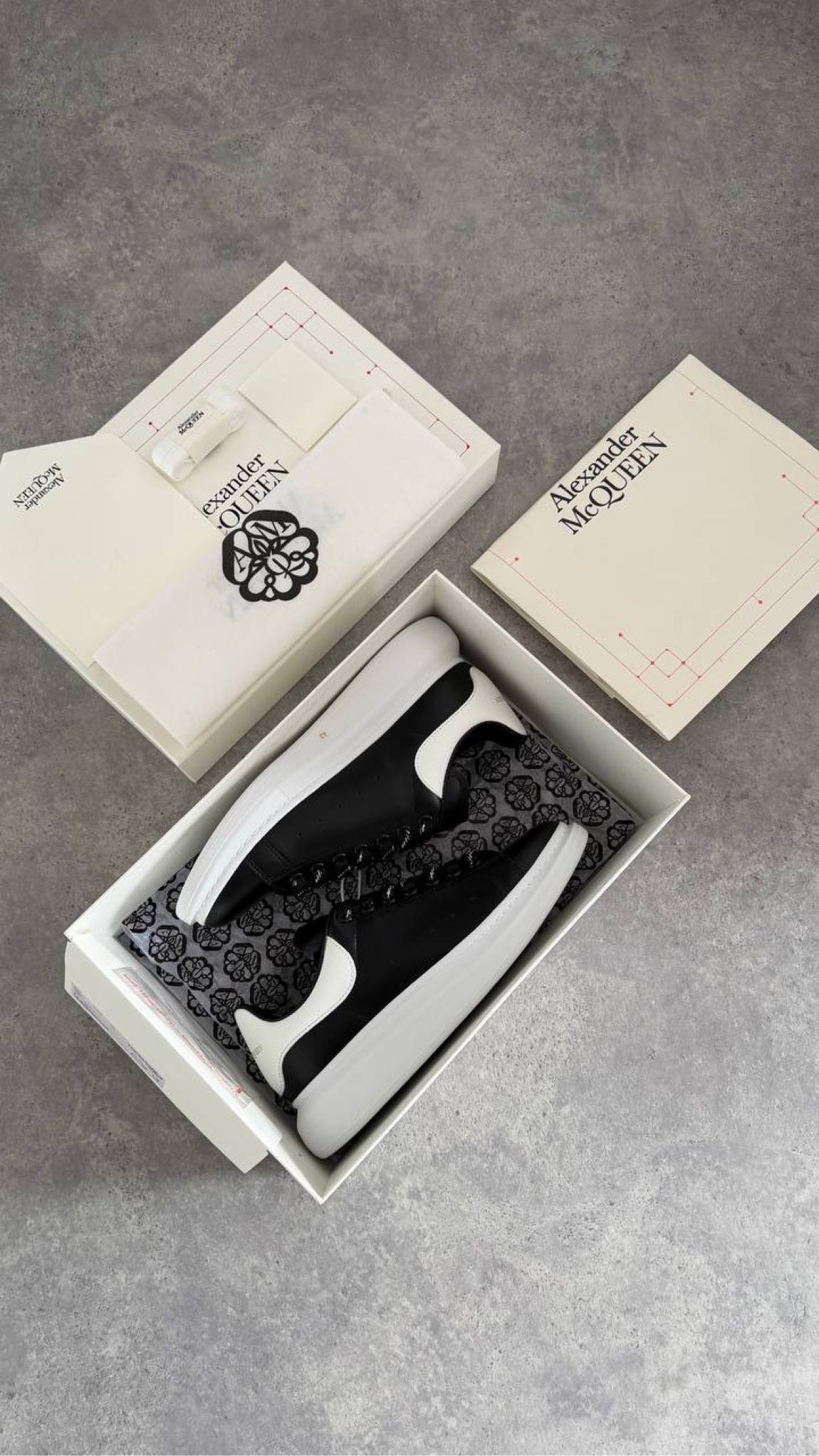 Alexander Mcqueen %100 Hakiki Deri İthal — görsel 2/6