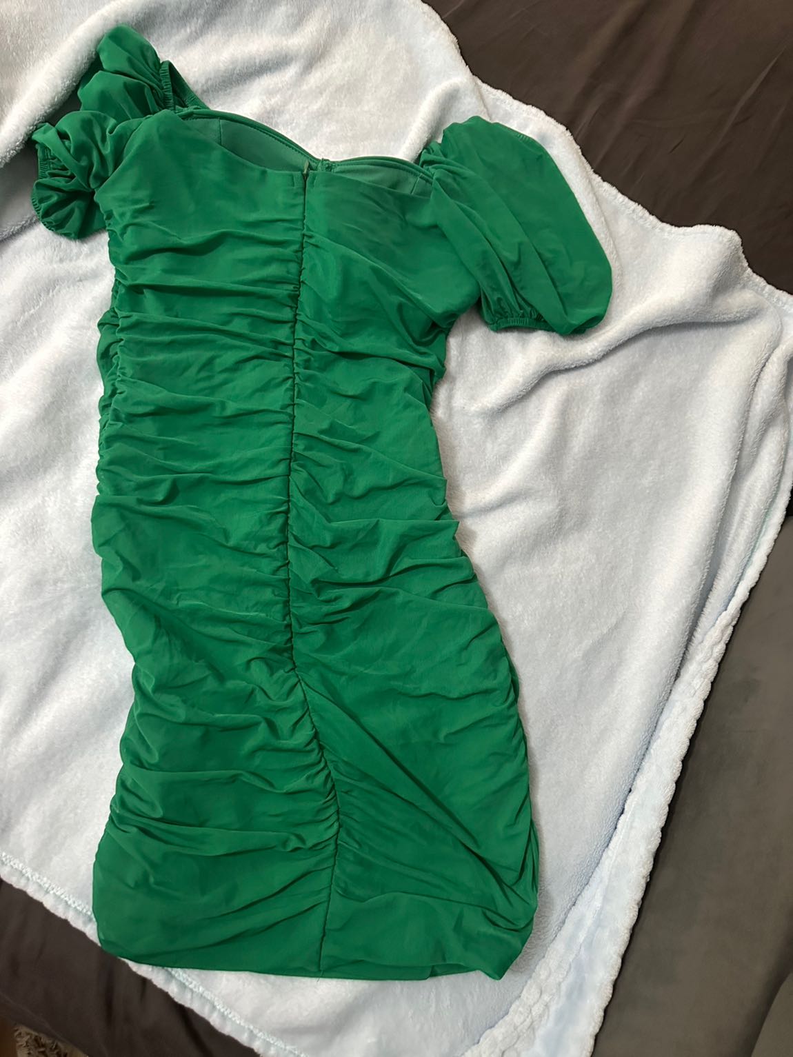Yeşil mini elbise — görsel 3/6