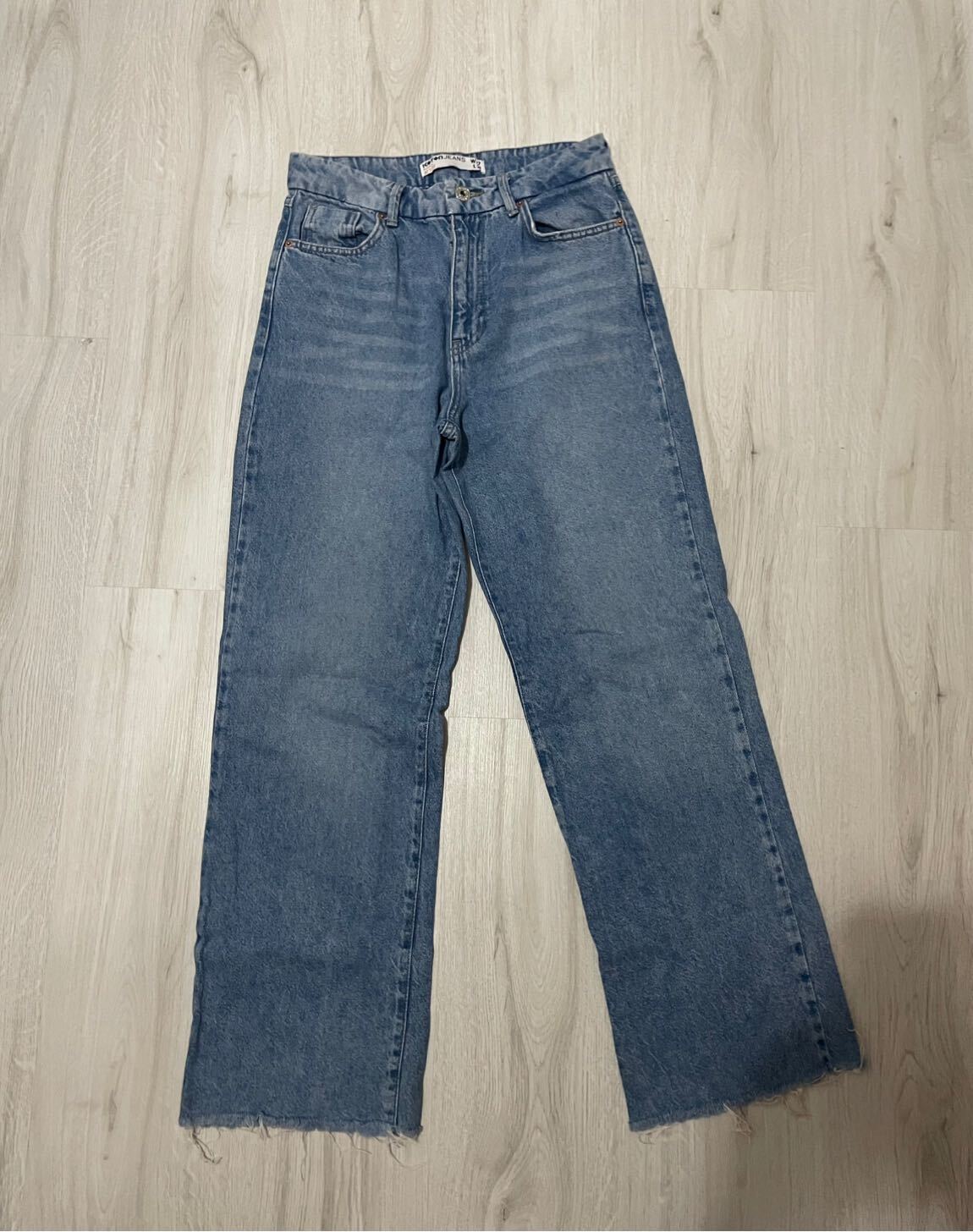 Mavi Yırtık Paça Kot Pantolon — görsel 2/5