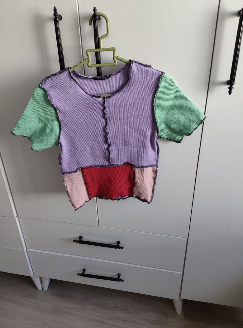 Renkli Patchwork Tişört — görsel 2/3