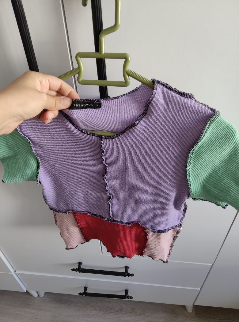 Renkli Patchwork Tişört — görsel 3/3