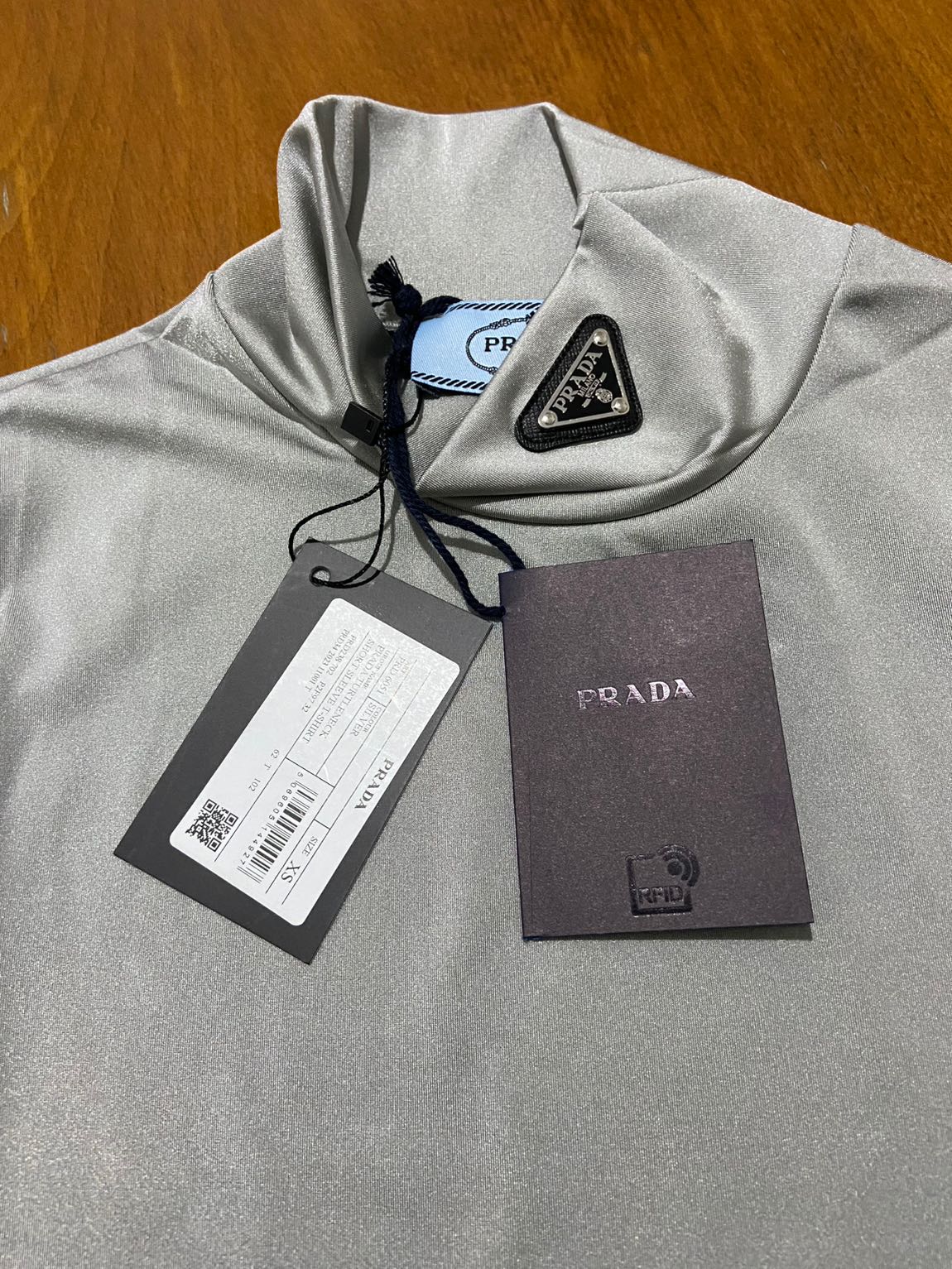 prada — görsel 3/6