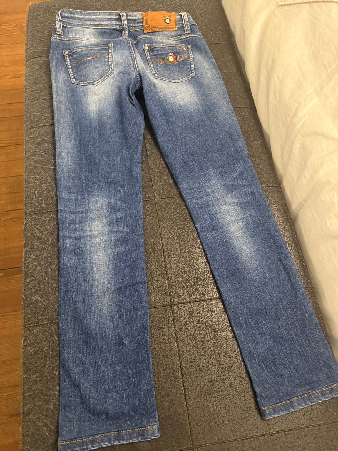 Moschino marka Mavi Kot Pantolon — görsel 5/5