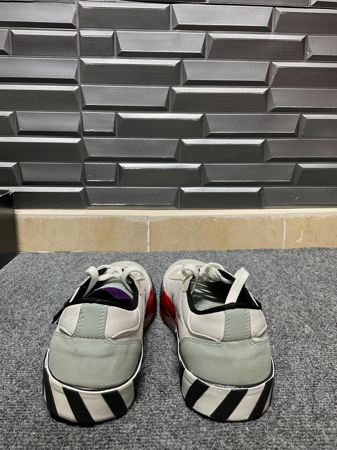 OFF-WHİTE 42 Erkek Gri Sneakers — görsel 4/5