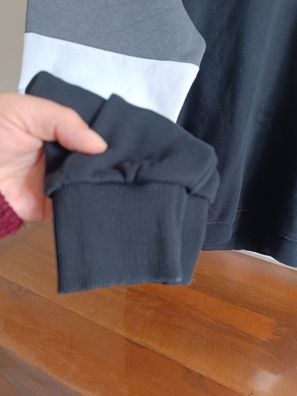 Siyah ve Gri Renkli Kapüşonlu Sweat — görsel 5/7