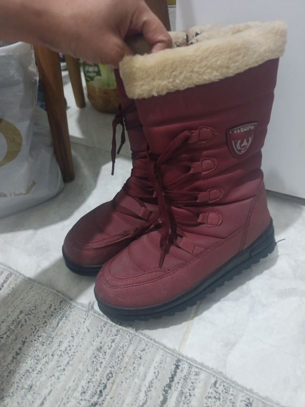 Bordo Kar Botu — görsel 2/7