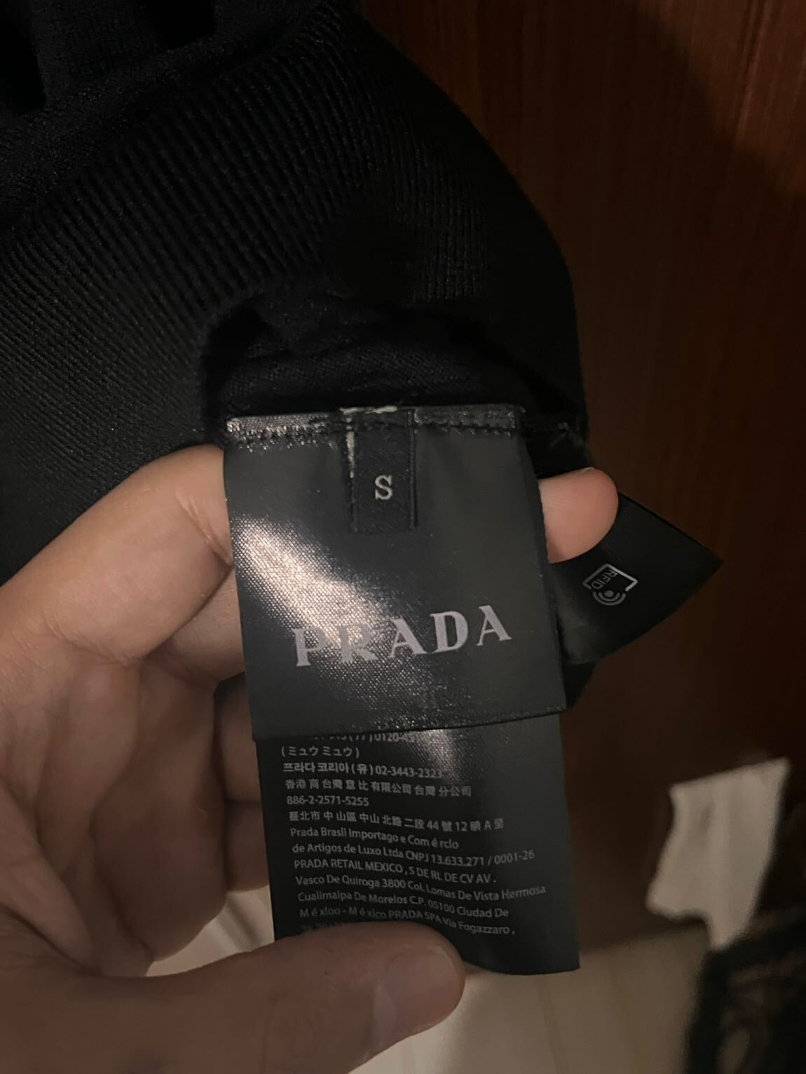 PRADA SİYAH TRİKO — görsel 6/6